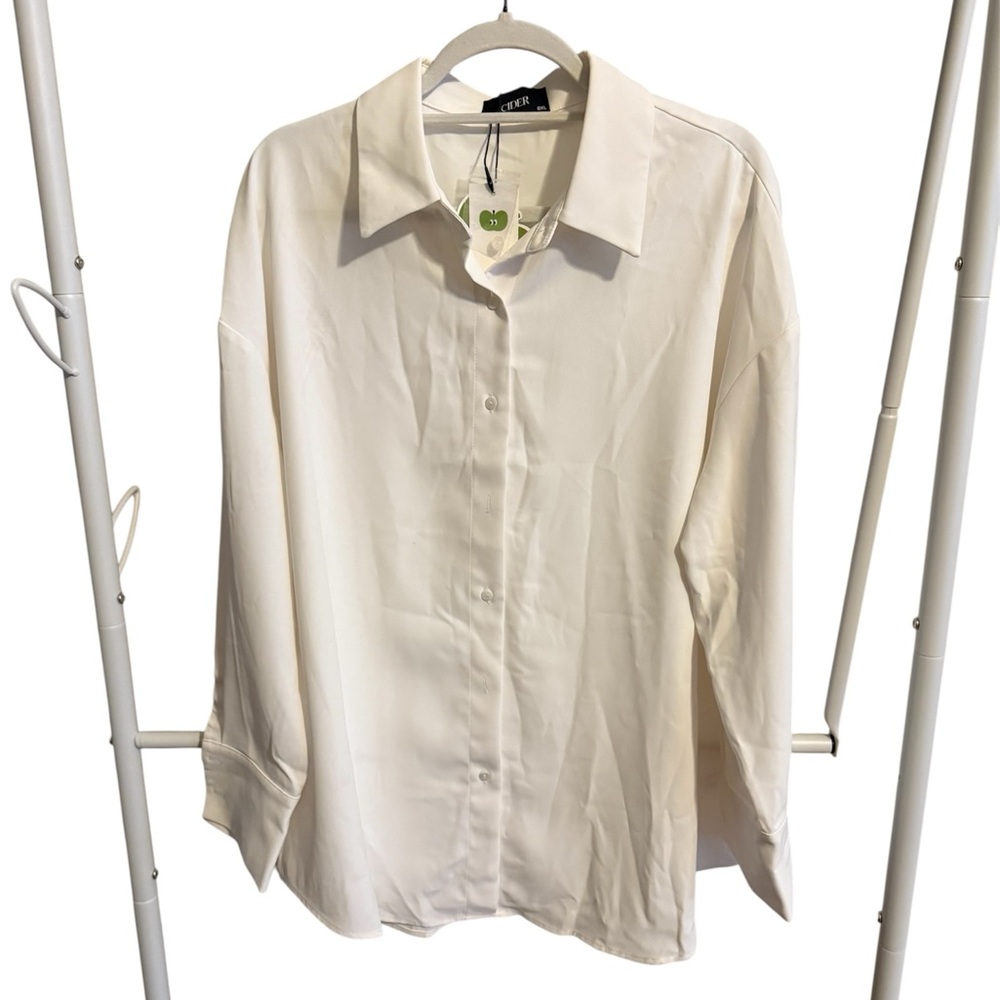 Cider White Collared Solid Collar Button Long Sleeve Blouse Curve & Plus NWT